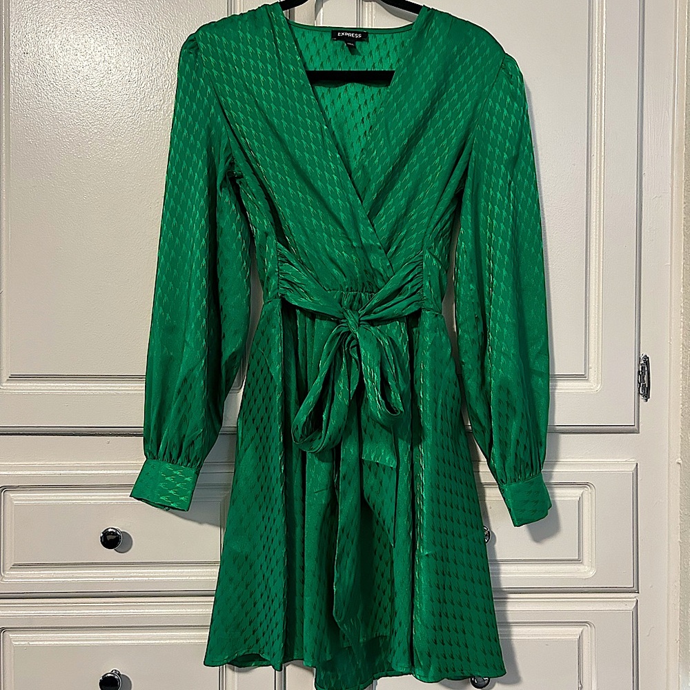 Express Silky Wrap Dress | Green | Small
